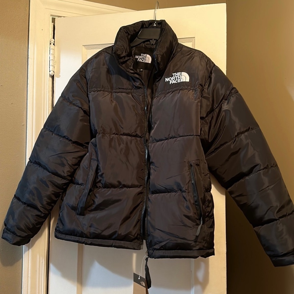 Northface 700 puffer jacket- black.